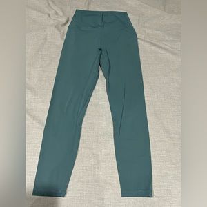 Your Go To Leggings 2.0 Born Primitive. In great condition